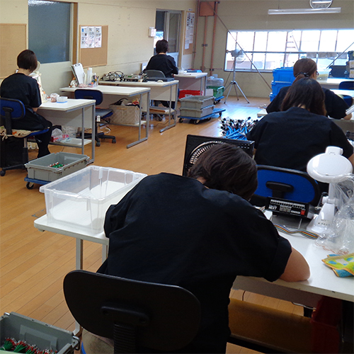 導通・目視検査室